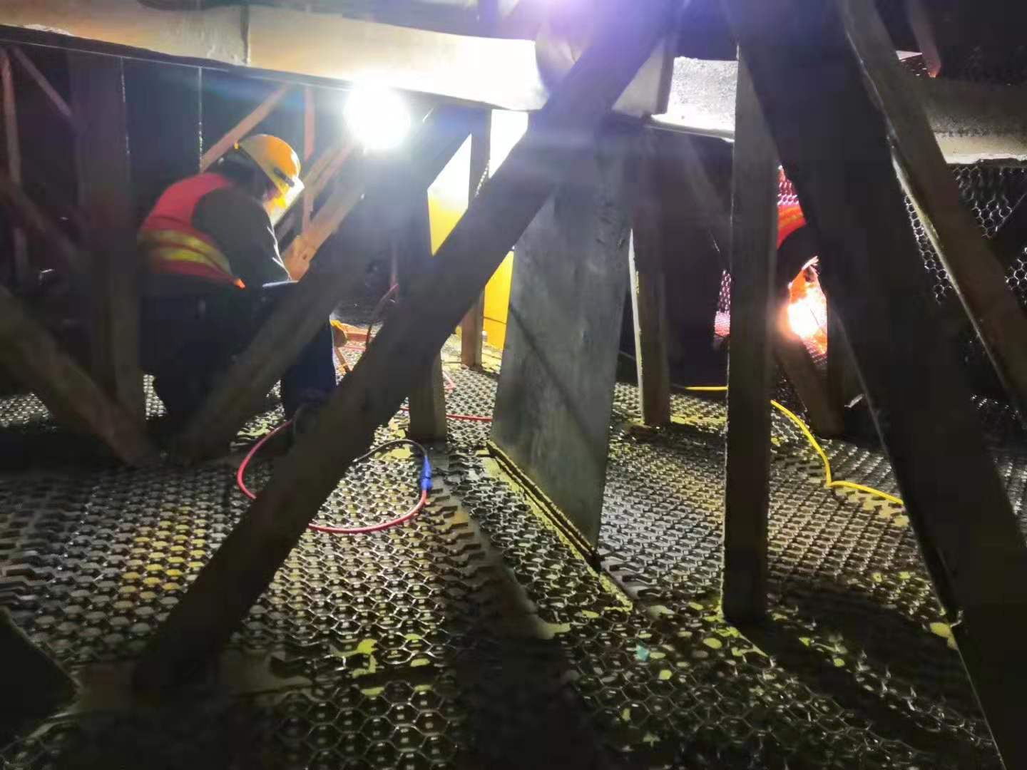 ̼������ĥ�մ�Ϳ��